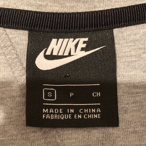 Nike tech jacket - Picture 4 of 4